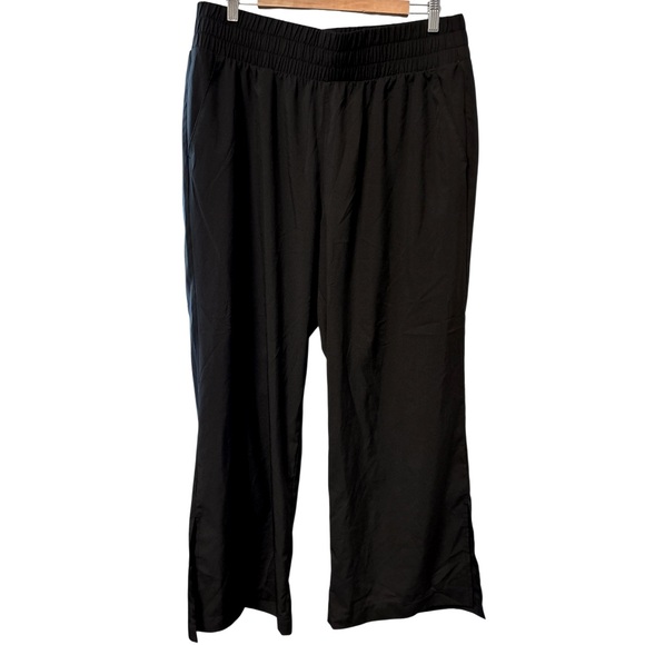 GapFit Relaxed Lightweight Wide-Leg Runaround Pants with side Ankle Slits - Picture 8 of 11